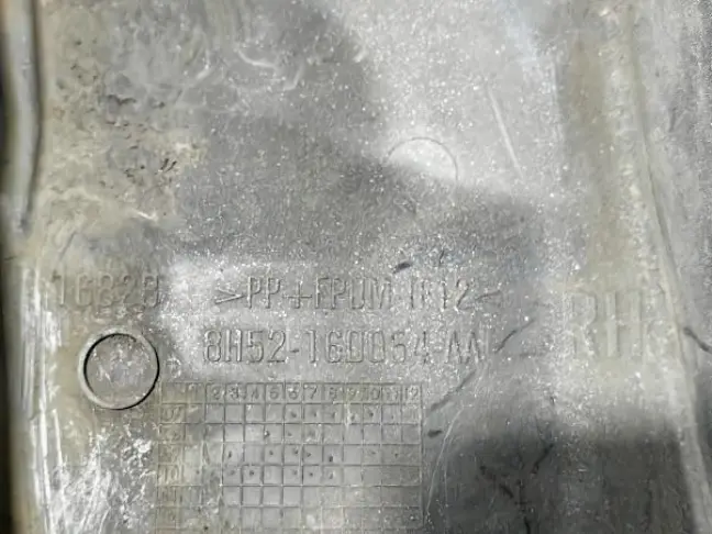 Молдинг крыла правый Land Rover Freelander 2 2.2