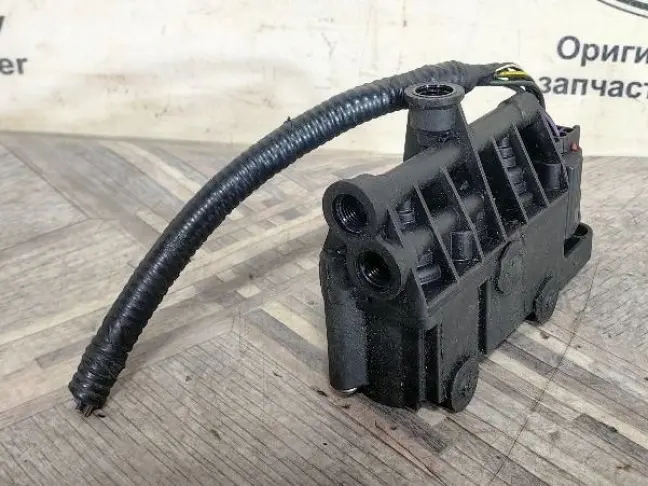 Блок клапанов передний DISCOVERY 3/4 L319 05-15