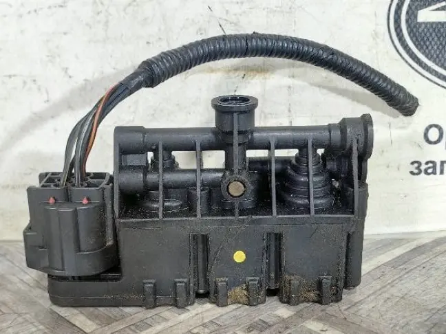 Блок клапанов передний DISCOVERY 3/4 L319 05-15