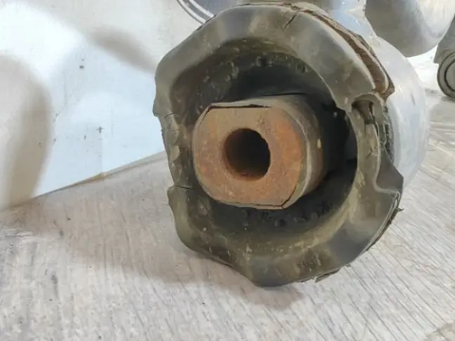 Рычаг передний нижний правый DISCOVERY 3/4 L319