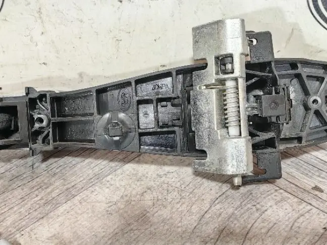 Ручка двери задняя правая Range Rover Sport L320