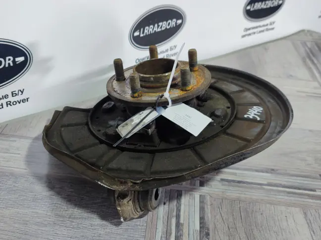 Кулак задний правый Range Rover Sport L320