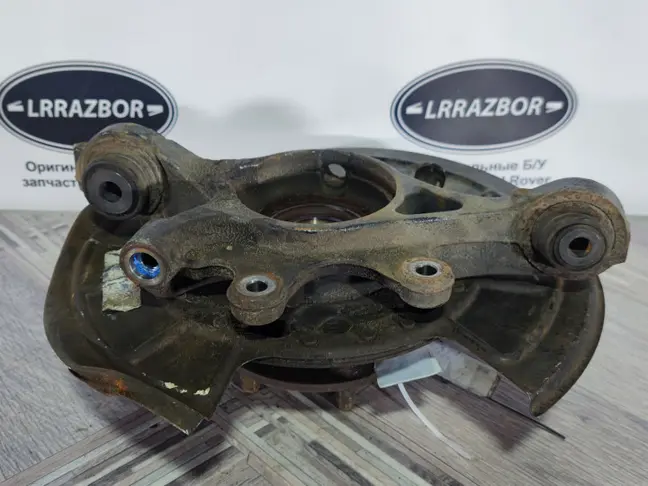 Кулак задний правый Range Rover Sport L320