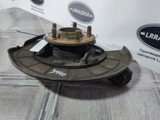 Кулак задний правый Range Rover Sport L320