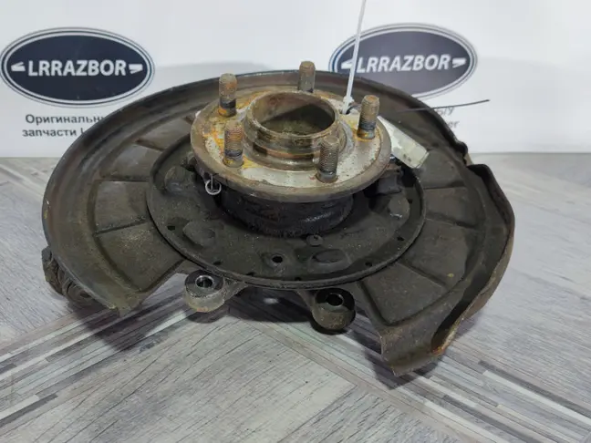 Кулак задний правый Range Rover Sport L320