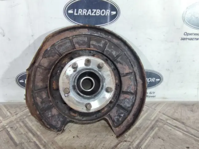 Кулак задний левый Range Rover Sport L320