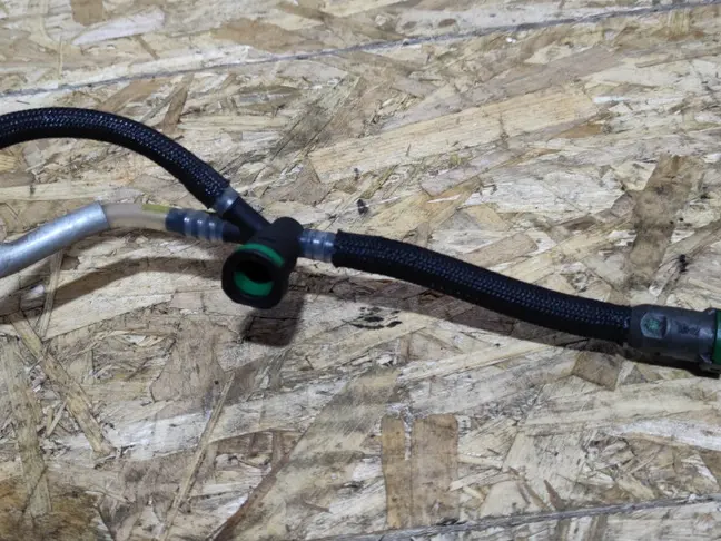 Трубка топливная Land Rover Freelander 2 2.2