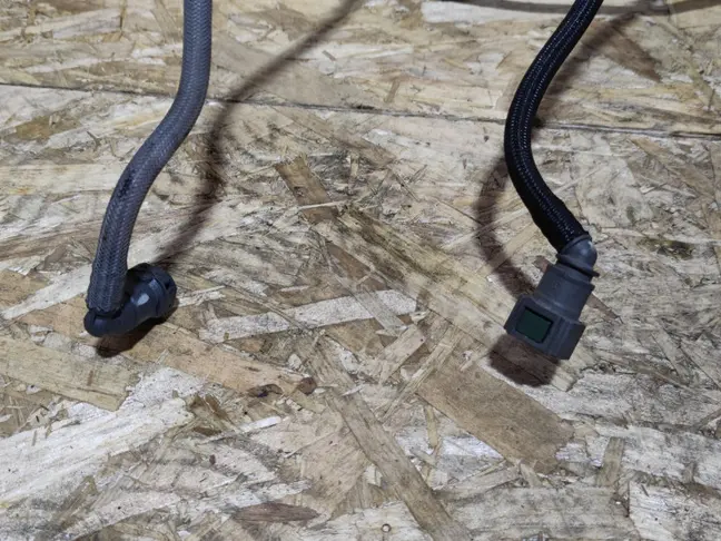 Трубка топливная Land Rover Freelander 2 2.2