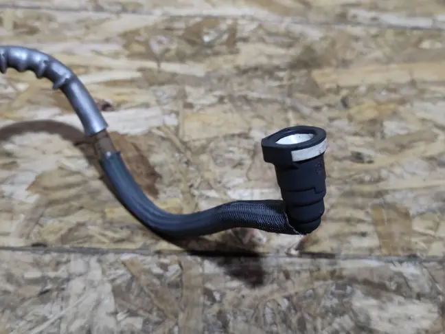 Трубка топливная Land Rover Freelander 2 2.2