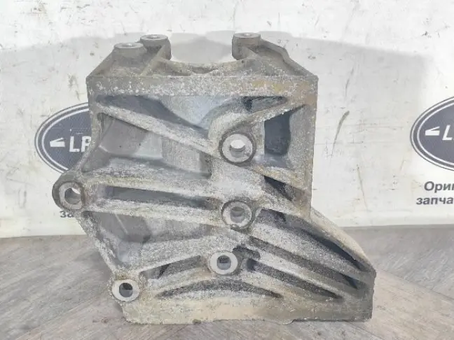 Кронштейн привода Land Rover Freelander 2 2.2