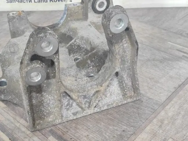 Кронштейн привода Land Rover Freelander 2 2.2