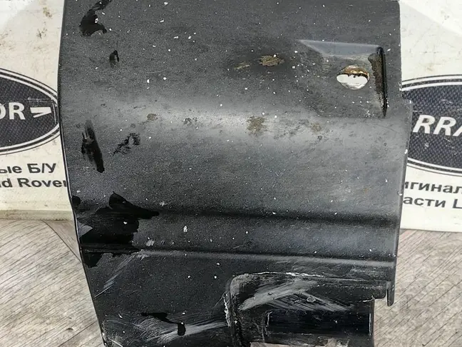 Молдинг переднего левого крыла DISCOVERY 3 L319