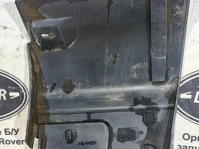 Молдинг переднего левого крыла DISCOVERY 3 L319