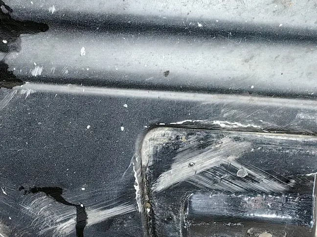 Молдинг переднего левого крыла DISCOVERY 3 L319