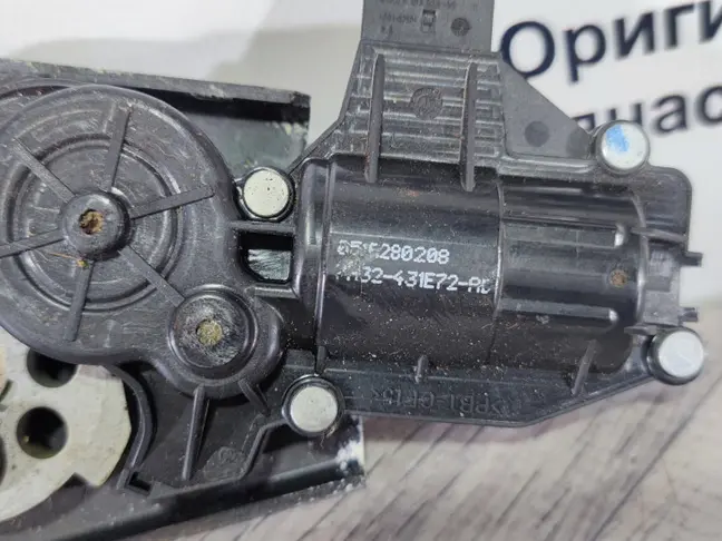 Доводчик крышки багажника Land Rover Sport L320