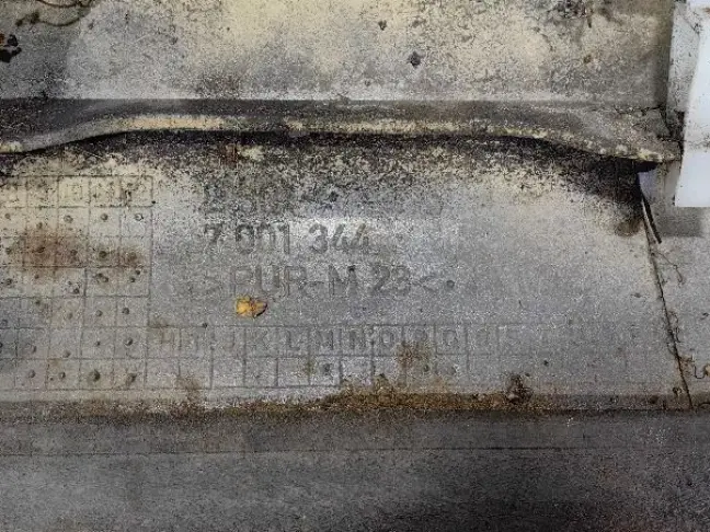 Молдинг переднего правого крыла Range Rover L322