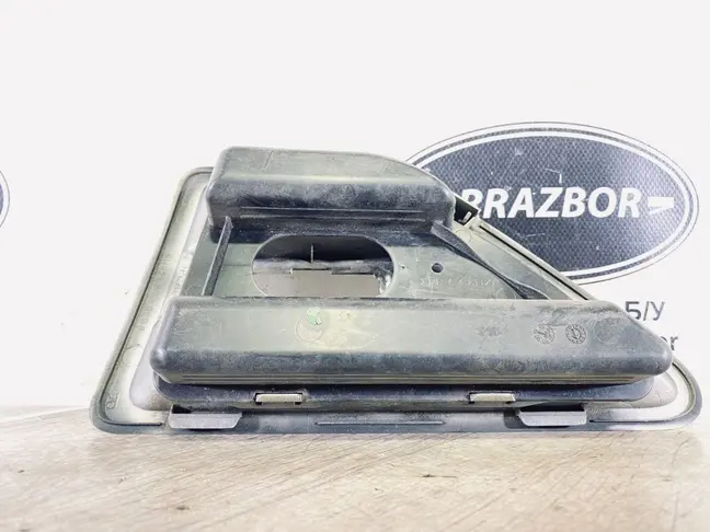 Решетка жабра правая Land Rover Freelander 2 2.2