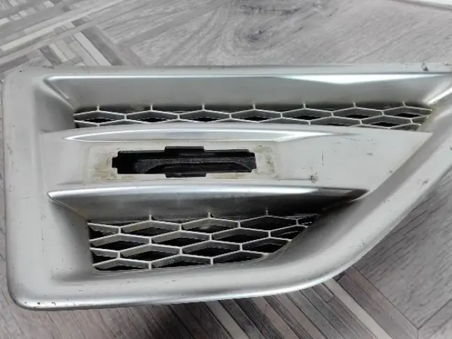 Решетка жабра правая Land Rover Freelander 2 2.2