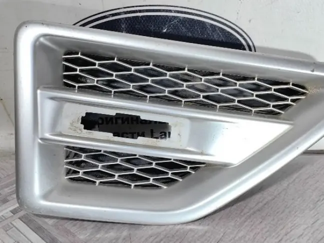 Решетка жабра правая Land Rover Freelander 2 2.2