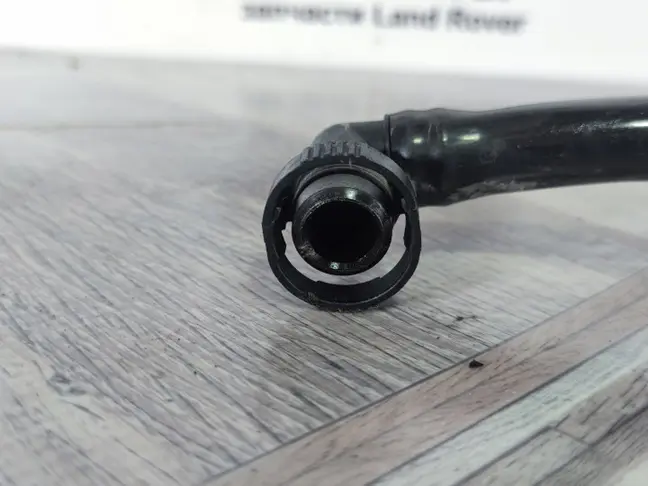 Вакуумная трубка левая Land Rover Sport L320