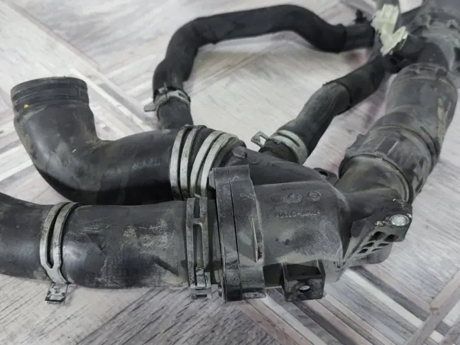 Патрубок Land Rover Range Rover Sport L320 5.0