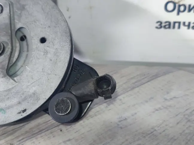 Трос откидного борта правый DISCOVERY 3/4 L319