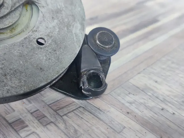 Трос откидного борта левый DISCOVERY 3/4 L319