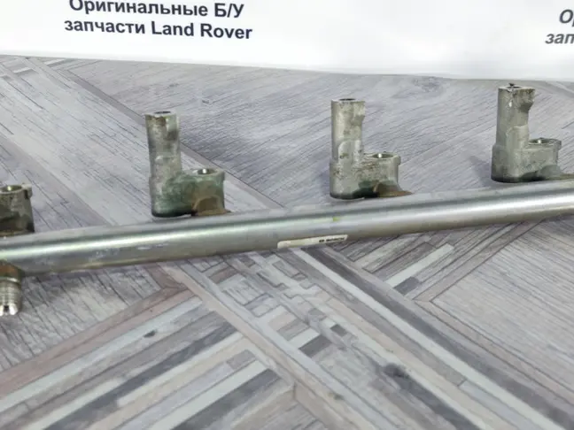 Топливная рейка левая Land Rover  Sport L320