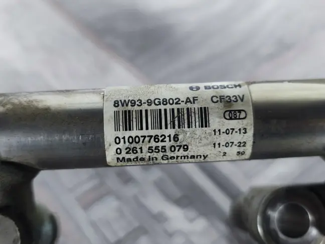 Топливная рейка левая Land Rover  Sport L320