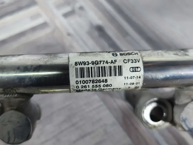 Топливная рейка правая Land Rover Sport L320