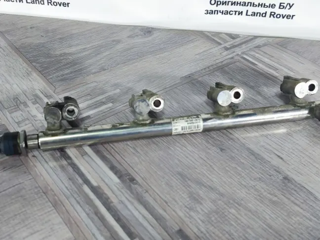 Топливная рейка правая Land Rover Sport L320