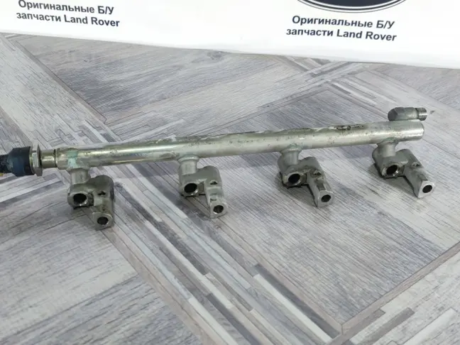 Топливная рейка правая Land Rover Sport L320