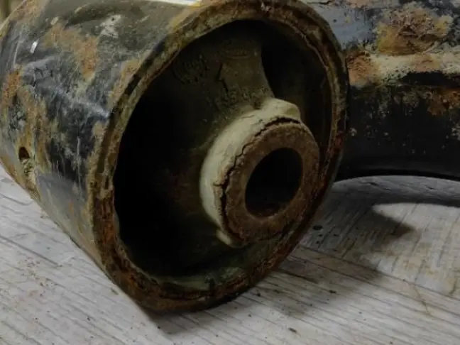 Рычаг задний нижний правый Range Rover Sport L320