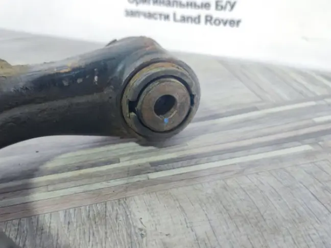 Рычаг передний нижний левый Range Rover Sport L320