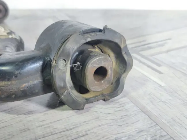 Рычаг передний нижний левый Range Rover Sport L320