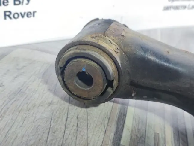 Рычаг передний нижний левый Range Rover Sport L320