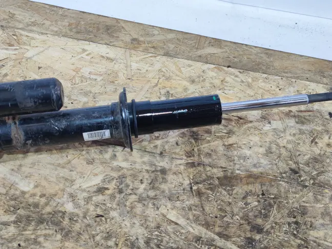 Амортизатор задний левый Land Rover Sport L320 09+