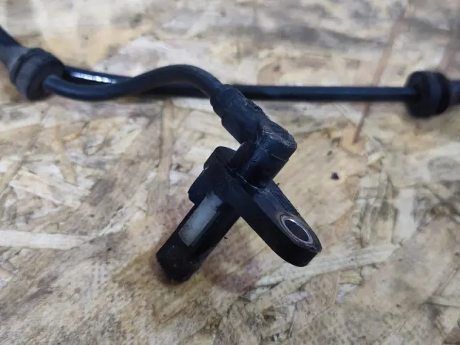 Датчик ABS задний Land Rover Sport L320