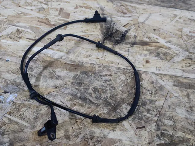 Датчик ABS задний Land Rover Sport L320