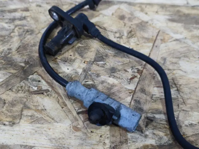 Датчик ABS передний Land Rover Sport L320