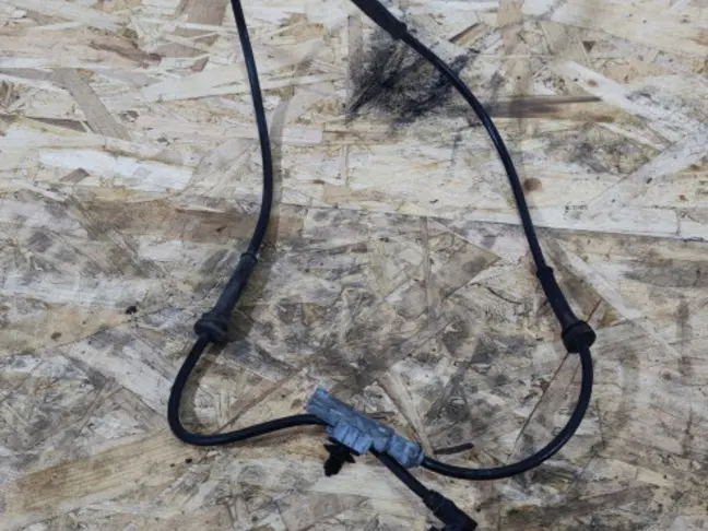 Датчик ABS передний Land Rover Sport L320