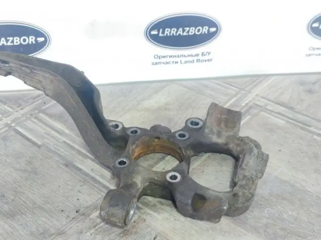 Кулак передний правый Range Rover Sport L320 09-13