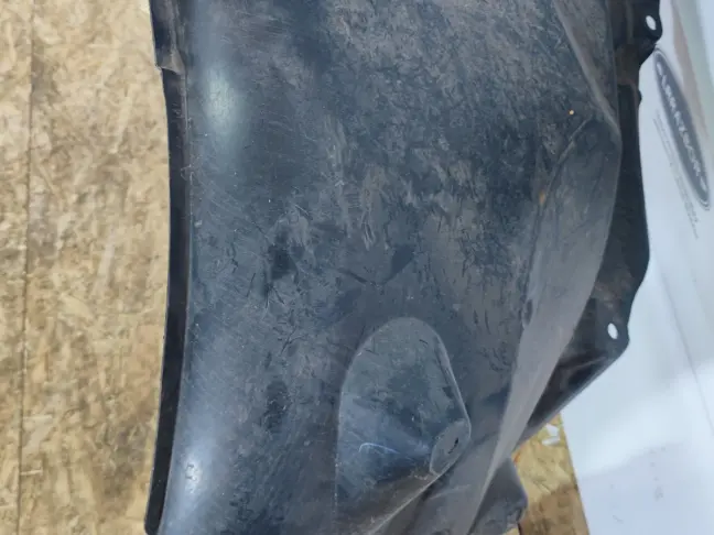 Подкрылок передний левый Range Rover Sport L320