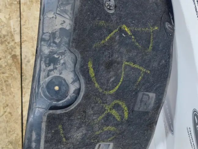 Подкрылок задний правый Range Rover Sport L320