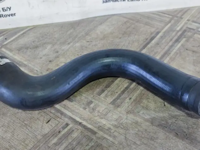 Патрубок верхний Land Rover Range Rover L322 3.6