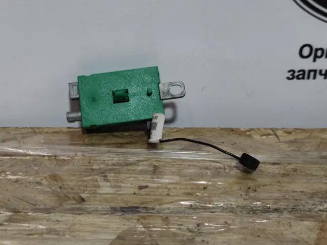 Антенна Range Rover Sport L320 09-13