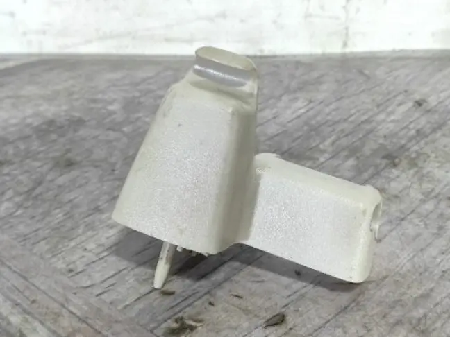 Крючок козырька левый Range Rover L322 02-12