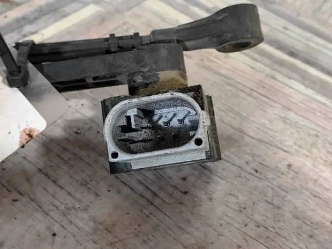 Датчик положения кузова задний RRS L320