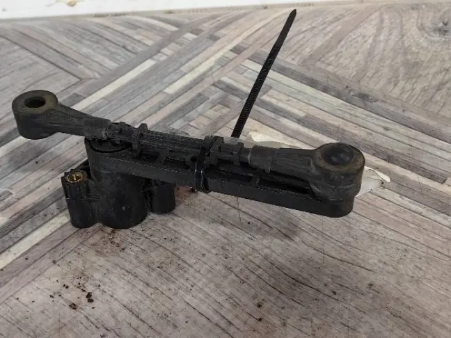 Датчик положения кузова задний RRS L320