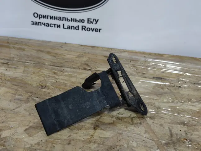 Защелка капота Land Rover Sport L320 05-13